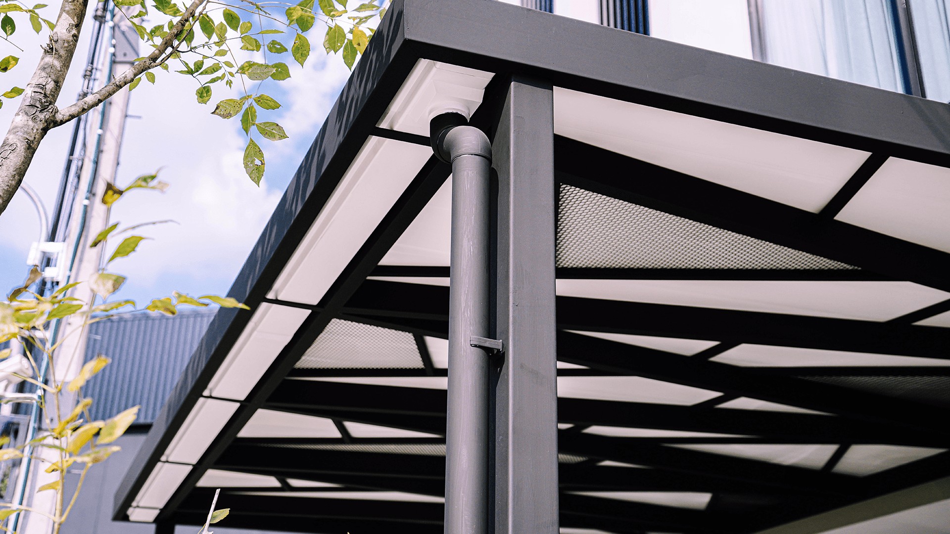 บทความที่เกี่ยวข้องกับรางน้ำฝน